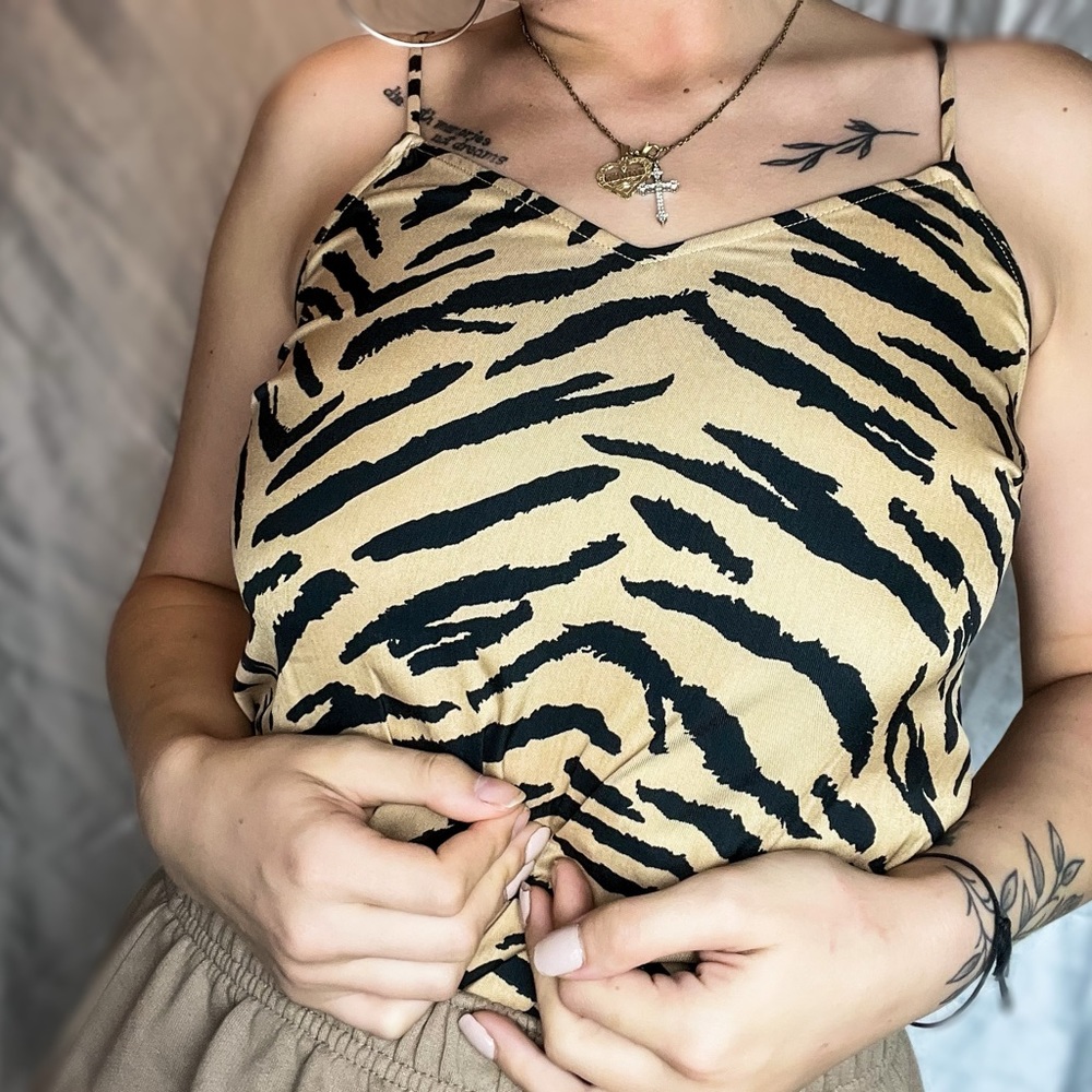Maurices Womens Tiger Print V-Neck Cami